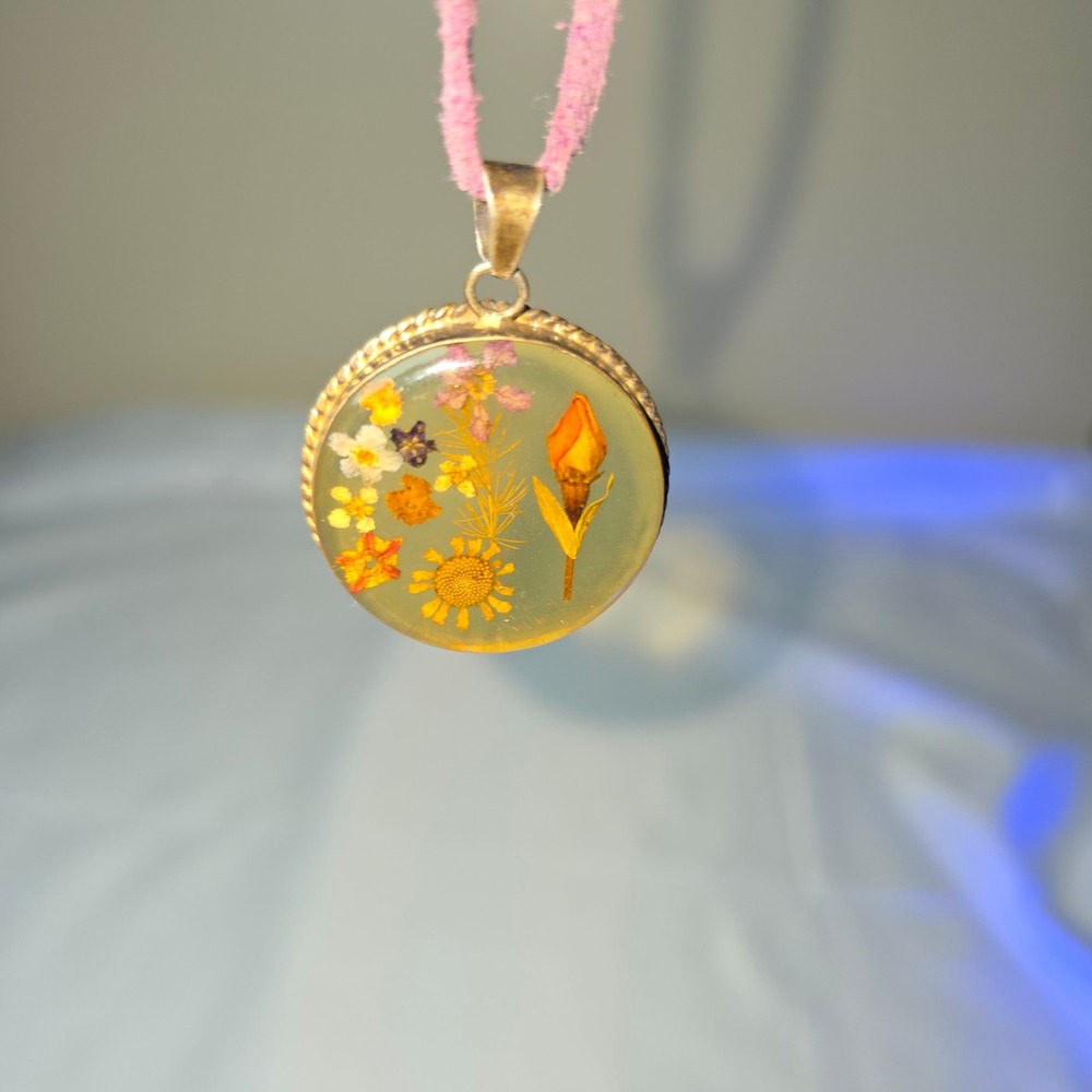 Vtg ATI Sterling 925 Pressed Flower Resin Pendant Purple Cord Necklace Boho
